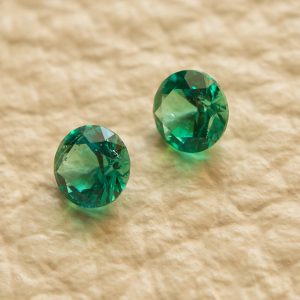 emerald-pair-round